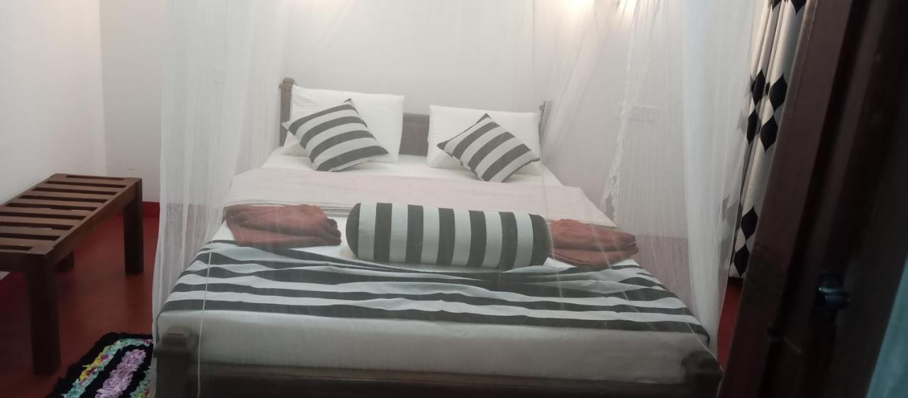 Nethanya Homestay Ella Esterno foto