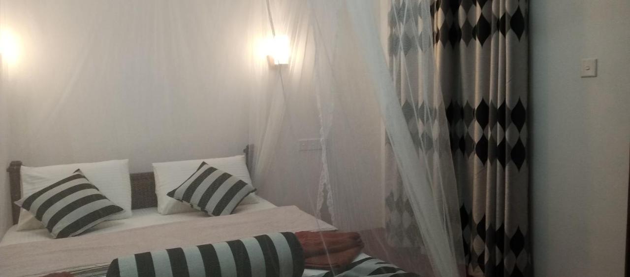 Nethanya Homestay Ella Esterno foto
